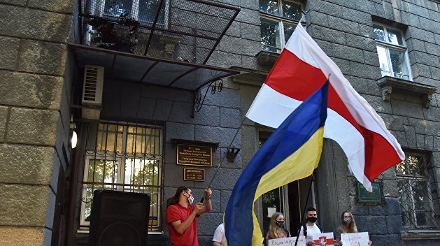 Неделя больших скандалов. Обзор политических событий на Украине 14-20 августа Неделя больших скандалов. Обзор политических событий на Украине 14-20 августа
