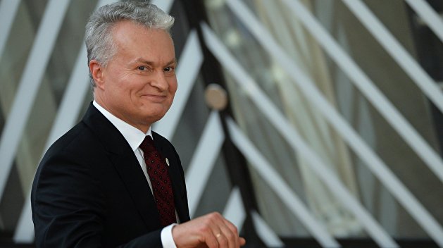 Президент Литвы примет участие в акции поддержки белорусских протестующих Президент Литвы примет участие в акции поддержки белорусских протестующих