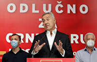Выборы в Черногории: Джуканович проиграл, но власть отдавать не спешит