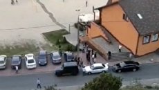 Персонал собирает гильзы. Кровавая разборка в ресторане «Де Бош» под Киевом попала на видео