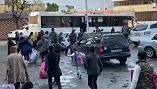 Старики, женщины и дети покидают Степанакерт после обстрелов