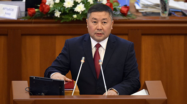 Спикер Исаев отказался от полномочий и. о. президента Киргизии, но кресло недолго пустовало