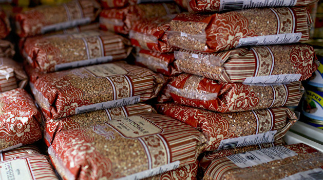 В Чернигове жители устроили давку и потасовку в очереди за продуктовыми наборами В Чернигове жители устроили давку и потасовку в очереди за продуктовыми наборами