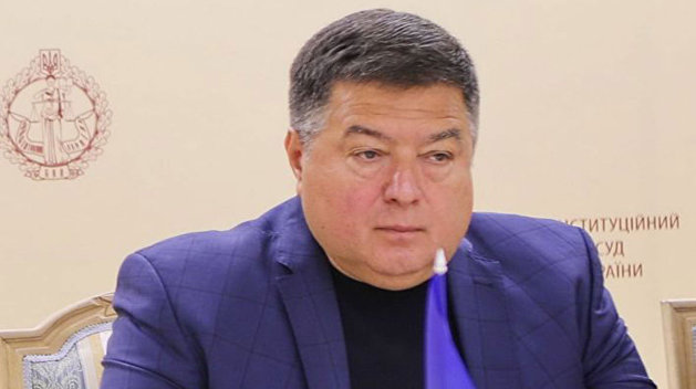 Зеленский продлил отстранение от должности главы КСУ