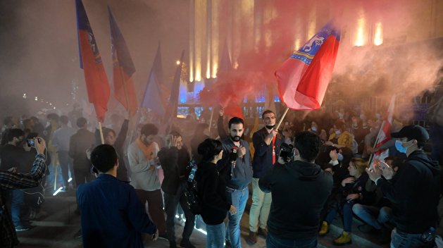 Политолог рассказал, как грузинское общество относится к сбежавшим туда россиянам Политолог рассказал, как грузинское общество относится к сбежавшим туда россиянам