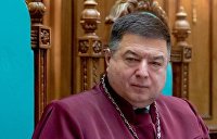 Зеленский призвал председателя КСУ уйти в отставку
