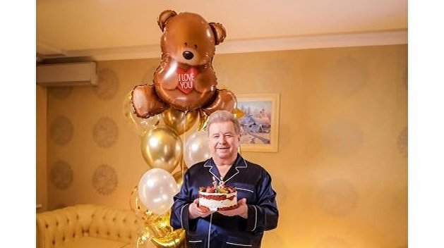 «Поющего ректора» Поплавского с днем рождения поздравил медведь «Поющего ректора» Поплавского с днем рождения поздравил медведь