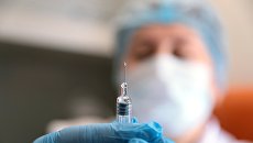 Украина ждет первые COVID-вакцины в феврале - Шмыгаль