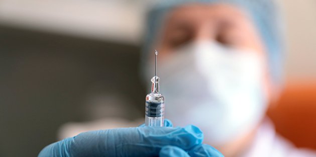 «Минздрав обвинят в воровстве»: «слуга народа» раскрыл детали закупки вакцины