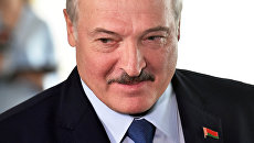 Лукашенко станцевал с незнакомкой на балу
