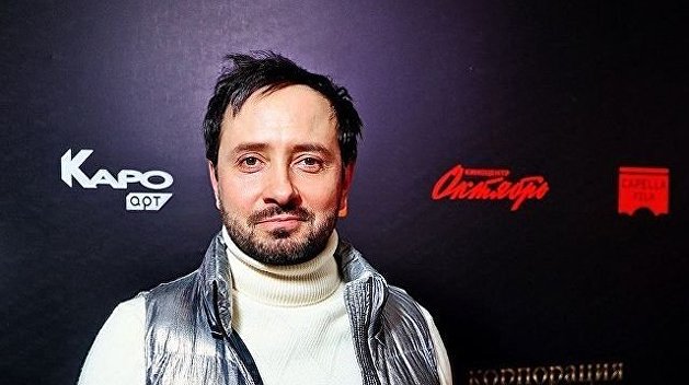 когда вышел первый сезон сватов в каком году. 1030348637. когда вышел первый сезон сватов в каком году фото. когда вышел первый сезон сватов в каком году-1030348637. картинка когда вышел первый сезон сватов в каком году. картинка 1030348637. Лента «Сваты» задумывалась авторами из Киева как двухсерийный фильм для легкого семейного просмотра выходного дня. Однако рейтинг показал, что картина вызвала огромный отклик у зрителей, дав «Студии Квартал-95» большую долю на телевидении.