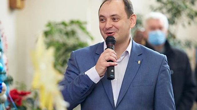 Мэр Ивано-Франковска захотел побить вандалов розгами на площади Мэр Ивано-Франковска захотел побить вандалов розгами на площади