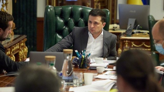 Остановиться или усиливать беспредел: Погребинский обозначил дилемму команды Зеленского Остановиться или усиливать беспредел: Погребинский обозначил дилемму команды Зеленского