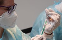 На дрожжах: в Польше приступили к тестированию украинской вакцины от COVID-19