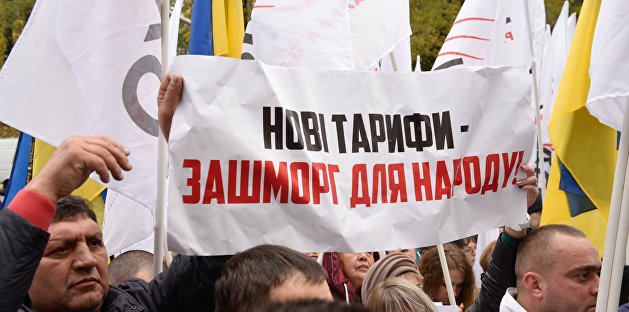 Протестующим не дали пронести гробы к зданию Кабмина Украины