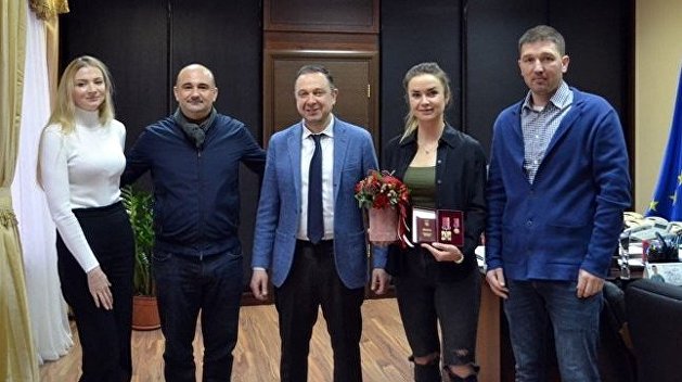 Первая ракетка Украины пришла за государственной наградой в рваных джинсах