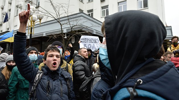 Ультрас во главе аполитичной молодежи: как меняются акции в поддержку Стерненко Ультрас во главе аполитичной молодежи: как меняются акции в поддержку Стерненко