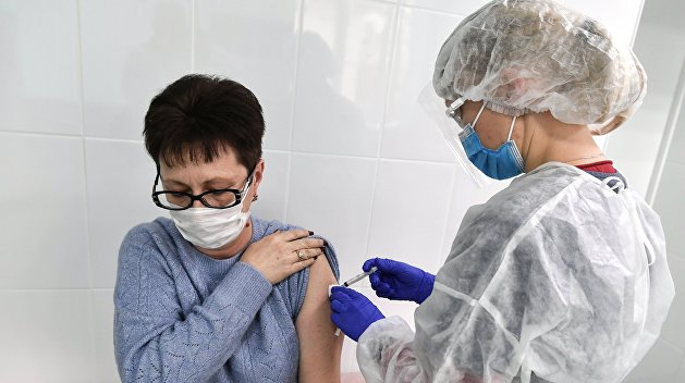 Прививочный туризм: Почему жители Украины мчатся в Крым за уколом