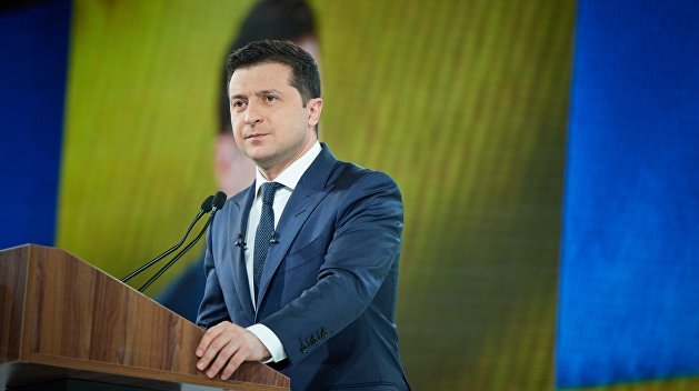 Зеленский хочет раздать украинцам «экономические паспорта» Зеленский хочет раздать украинцам «экономические паспорта»