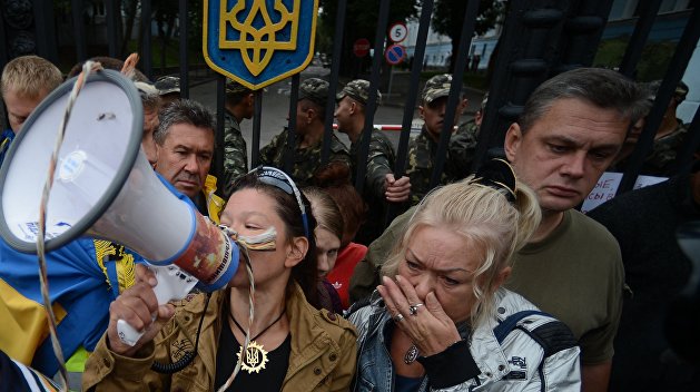 Украина действует грубо и неумело, Запад будет недоволен - Мухин