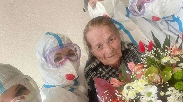 На Украине врачи вылечили 100-летнюю пациентку с COVID-19