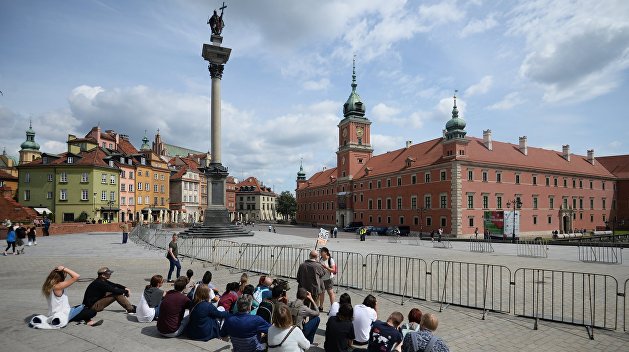 «Дремучая провинция»: политолог Кочетков сравнил российские города с польскими
