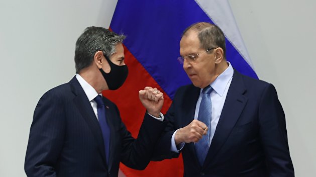 Bloomberg: между Лавровым и Блинкеном произошла ожесточённая дискуссия об Украине