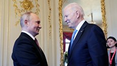«Омикрон» и «Вечный кайф США». Как встреча ОПЕК+ поможет России и помешает Байдену
