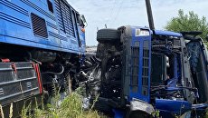 В Закарпатье столкнулись пассажирский поезд и грузовик
