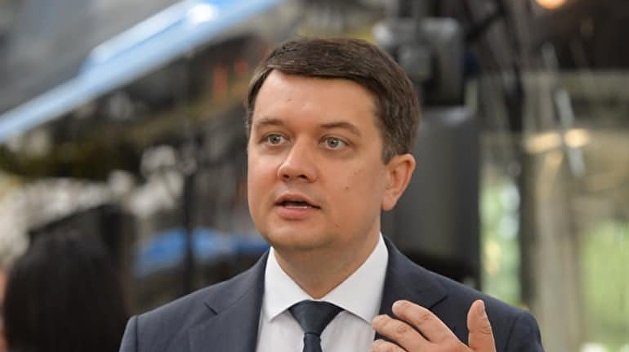 Разумков заявил, что за два года не брал никаких конвертов с деньгами в Раде Разумков заявил, что за два года не брал никаких конвертов с деньгами в Раде