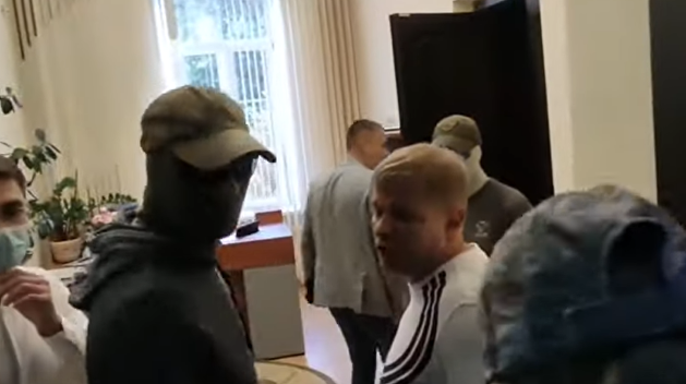 СБУ провела обыски и задержания в Полтавском горсовете СБУ провела обыски и задержания в Полтавском горсовете