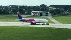 Вылетевший с Кипра самолет совершил аварийную посадку во Львове