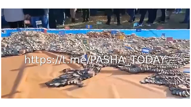 Под Одессой сделали огромную карту Украины из колбасы Под Одессой сделали огромную карту Украины из колбасы