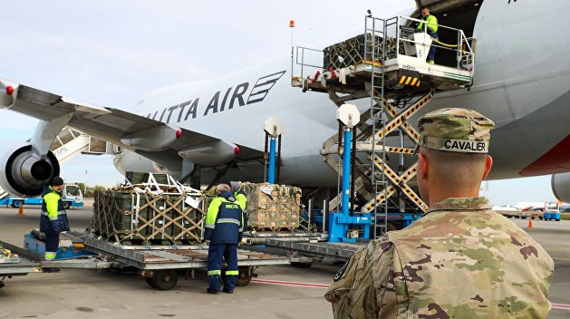 Украина получила более 90 тонн летальных вооружений от США Украина получила более 90 тонн летальных вооружений от США