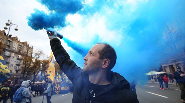 «Совместно противостоять восточной орде»: украинские националисты протестуют у белорусского посольства