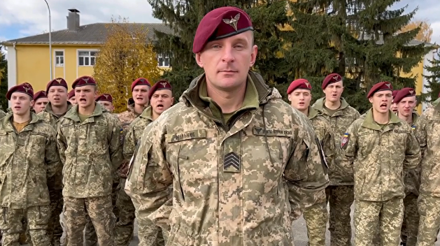 Львовские десантники спели о Бандере для воспитания детей Львовские десантники спели о Бандере для воспитания детей