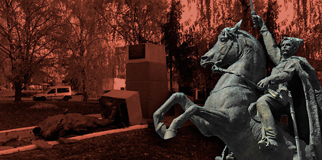 На Украине снесли памятники Ленину. Теперь взялись за другого «героя»