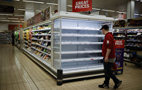 «Искать хлеб по супермаркетам». Коронавирус познакомил британцев с жизнью при социализме