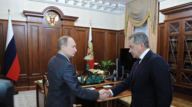 Путин поздравил Шойгу с завершением боевой работы по освобождению Мариуполя