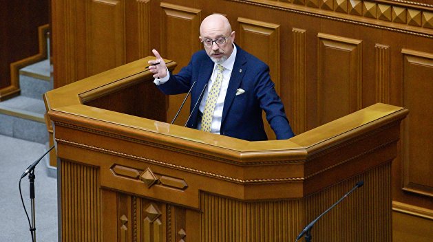 Глава Минобороны Резников на английском успокоил украинцев