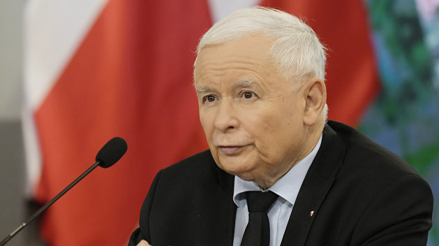 Вице-премьер Польши Качиньский ушел в отставку