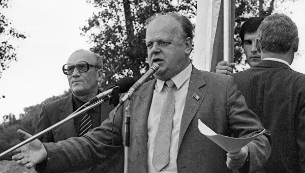 Станислав Шушкевич: хотели попросить у Ельцина немножко газа и нефти, а демонтировали СССР