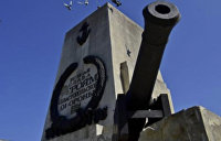 По картам Люфтваффе. За что мэр Днепра уничтожил памятники героям обороны Севастополя