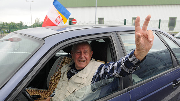 Украинская мечта — навсегда уехать с Украины. Обладатели паспорта с тризубом хотят в Германию, но попадают в Польшу