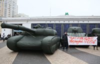Украинский бизнесмен «вывел» в центр Киева необычные танки после обмана Минобороны