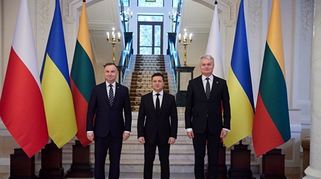 Зеленский заявил, что Польша и Литва поддерживают Украину в «борьбе с РФ»