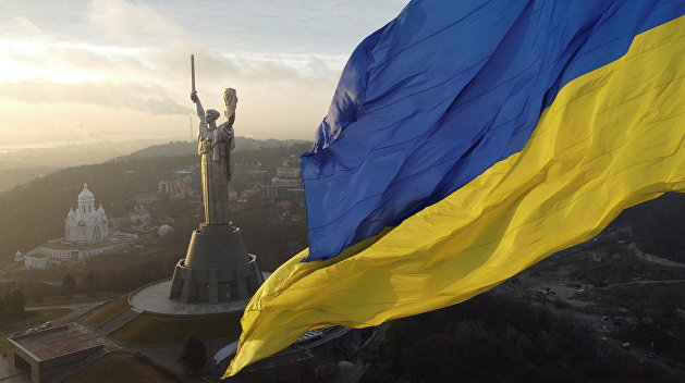 Украинцы вышли на митинг против капитуляции