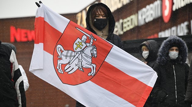 «Угроза февральской революции». Белоруссию могут дестабилизировать во время референдума по Конституции