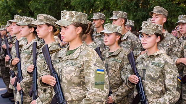 Главком ВСУ успокоил украинских женщин из-за воинского учёта