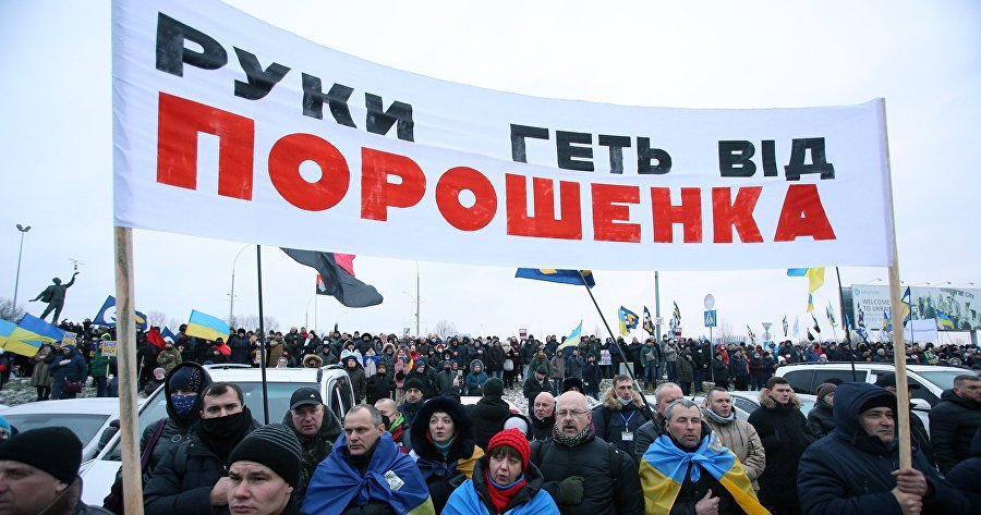 Оба хуже: украинцы обсудили борьбу Зеленского с Порошенко